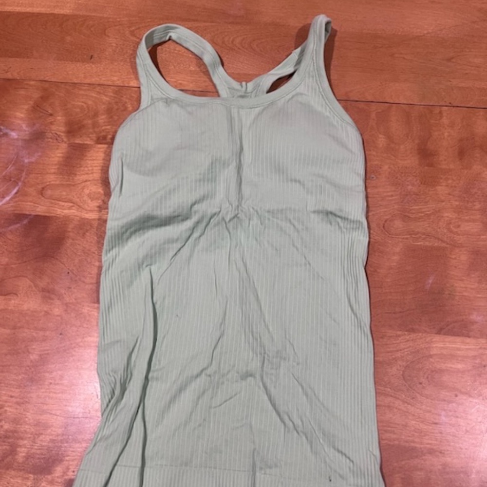 Lululemon Tank (built in sports bra)